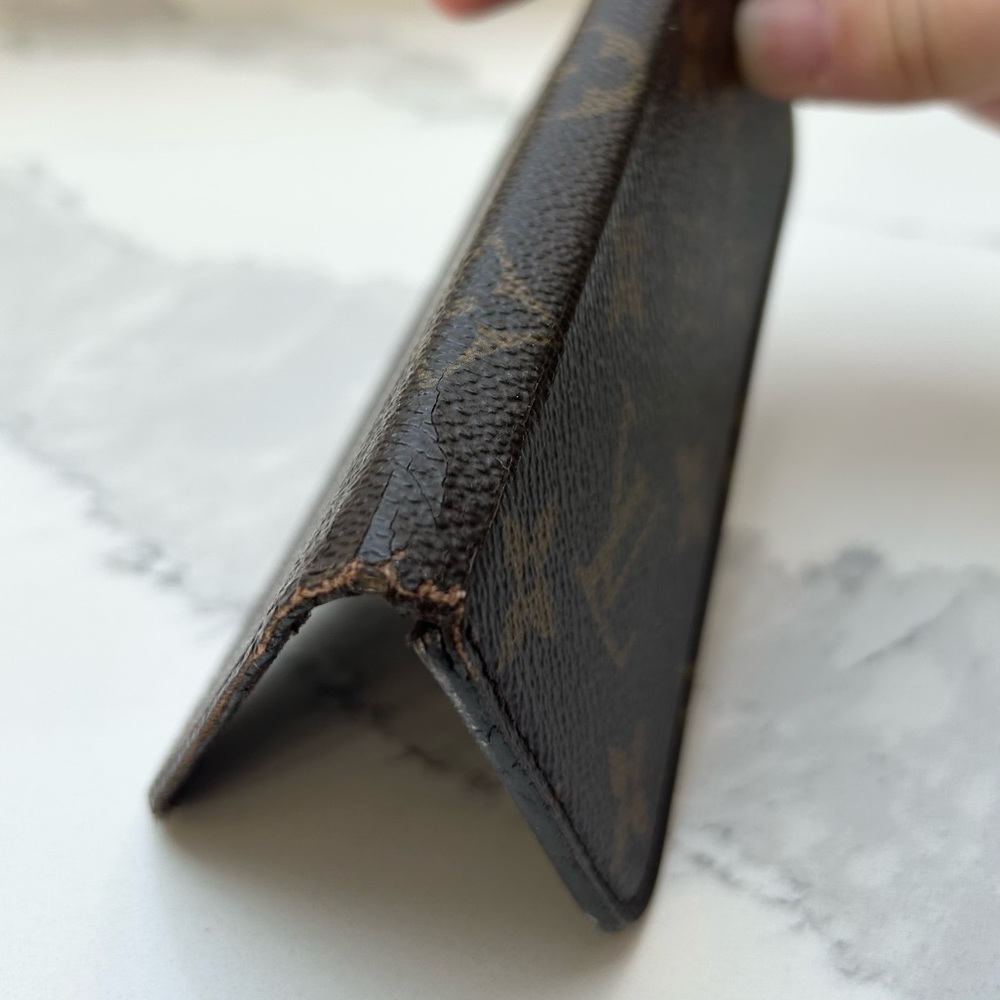 Louis Vuitton iPhone 6 Monogram Folio Phone Case - Picture 2 of 7